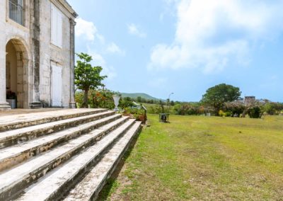 Les marches de l'habitation du Maître